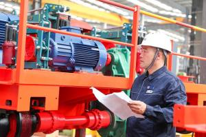 致敬勞模｜河南礦山機(jī)裝工李杰榮獲“河南省勞動(dòng)模范”